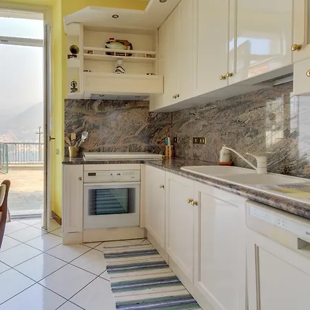 Apartament A Terrace For Daydreaming Near Como