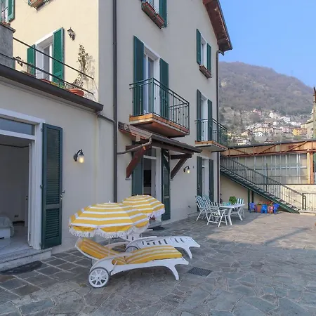 A Terrace For Daydreaming Near Como