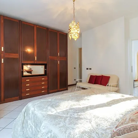 Apartament A Terrace For Daydreaming Near Como